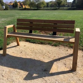 Banc urbain en bois