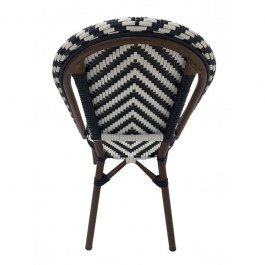 chaise café en rotin synthétique vue de dos