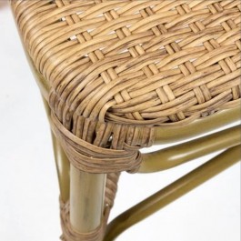 Assise de la chaise terrasse de café rotin synthétique aspect naturel