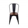 Chaise bois et métal industrielle avec structure noire et assise en bois foncé