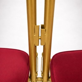 Système d'accroche pour la chaise en velours pliante