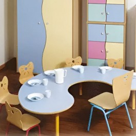 Table et chaises  maternelles