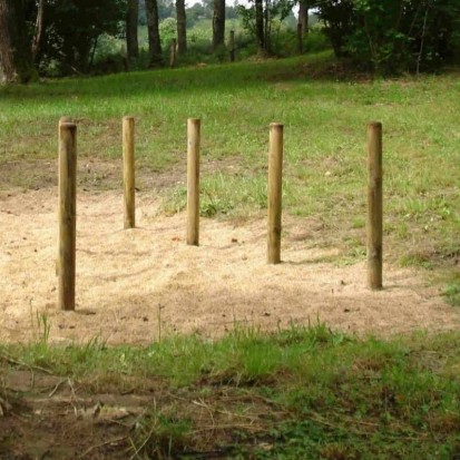 Agrès sportif extérieur Slalom en bois