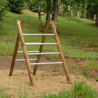 Échelle double pour aire de sport extérieur