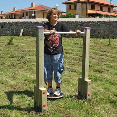 Agrès sportif extérieur sénior pour rotation des hanches