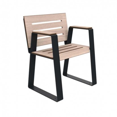 Fauteuil extérieur senior HPL ajouré aspect chêne clair et structure en acier