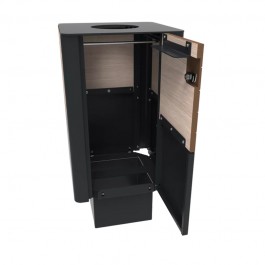 Poubelle urbaine lames HPL et acier 60 L coloris chêne clair vue porte ouverte