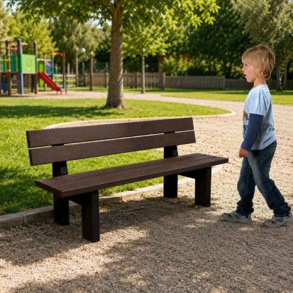 Banc d'école en plastique recyclé