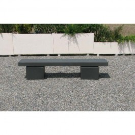Banquette béton extérieur grise sur une terrasse