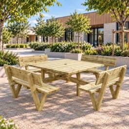 Table pique-nique carrée en bois Square sur une place publique