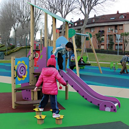 Toboggan aire de jeux avec plots d'équilibre