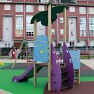 Toboggan aire de jeux avec plots d'équilibre