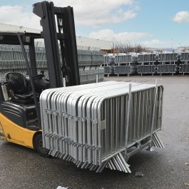 Palette porte-barrières de circulation